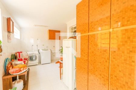 Casa à venda com 500m², 4 quartos e 3 vagas Casa à venda com 500m², 4 quartos e 3 vagasÁrea de Serviço