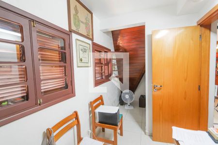 Casa à venda com 500m², 4 quartos e 3 vagas Casa à venda com 500m², 4 quartos e 3 vagasEscritório