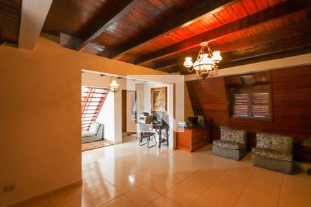 Casa à venda com 500m², 4 quartos e 3 vagas Casa à venda com 500m², 4 quartos e 3 vagasSala de Estudos