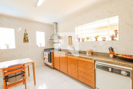 Casa à venda com 500m², 4 quartos e 3 vagas Casa à venda com 500m², 4 quartos e 3 vagasCozinha