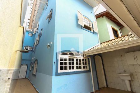 Casa à venda com 236m², 3 quartos e 2 vagas Casa à venda com 236m², 3 quartos e 2 vagasQuintal