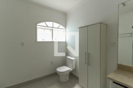 Casa à venda com 236m², 3 quartos e 2 vagas Casa à venda com 236m², 3 quartos e 2 vagasBanheiro Suíte 1