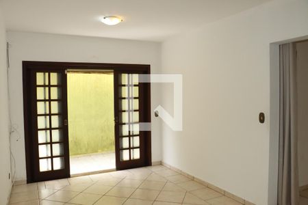 Sala 2 de casa para alugar com 2 quartos, 130m² em Vila Monte Serrat, Cotia