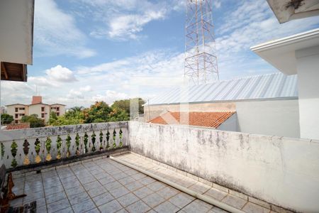 Casa à venda com 489m², 4 quartos e 4 vagasSacada do Quarto 02