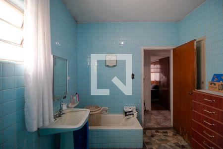 Casa à venda com 489m², 4 quartos e 4 vagasBanheiro 02