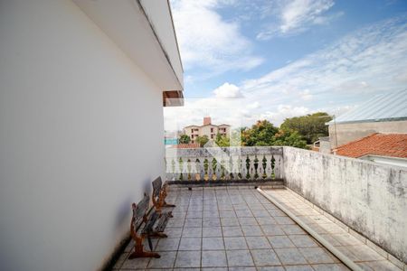 Casa à venda com 489m², 4 quartos e 4 vagasSacada do Quarto 02