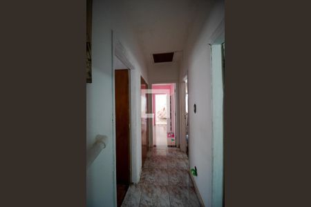 Casa à venda com 489m², 4 quartos e 4 vagasCorredor