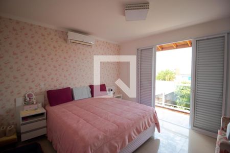 Casa à venda com 489m², 4 quartos e 4 vagasSuíte