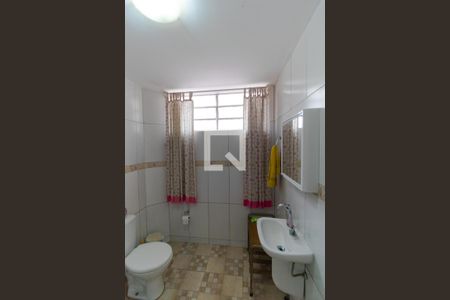 Casa à venda com 489m², 4 quartos e 4 vagasBanheiro de serviço