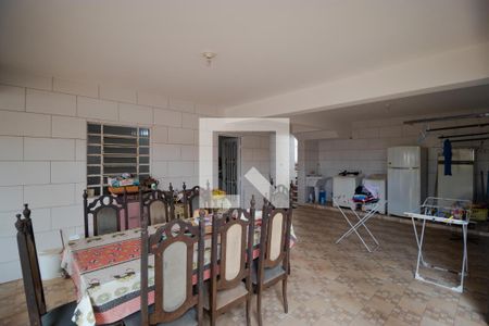 Casa à venda com 489m², 4 quartos e 4 vagasVaranda com Churrasqueira