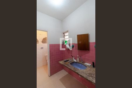 Casa à venda com 489m², 4 quartos e 4 vagasBanheiro 01