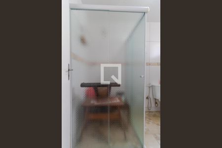 Casa à venda com 489m², 4 quartos e 4 vagasBanheiro de serviço