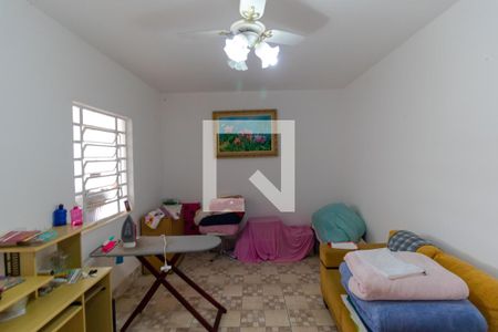 Casa à venda com 489m², 4 quartos e 4 vagasQuarto de serviço