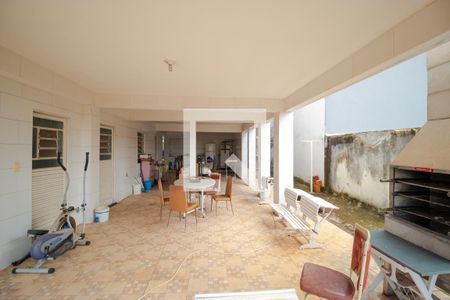 Casa à venda com 489m², 4 quartos e 4 vagasVaranda com Churrasqueira