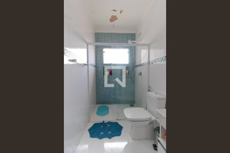 Casa à venda com 489m², 4 quartos e 4 vagasBanheiro da Suíte