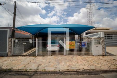 Casa à venda com 489m², 4 quartos e 4 vagasFachada