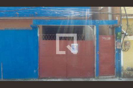 Casa à venda com 85m², 2 quartos e sem vaga Casa à venda com 85m², 2 quartos e sem vagaFachada