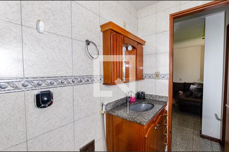 Banheiro de apartamento para alugar com 2 quartos, 54m² em Cubango, Niterói
