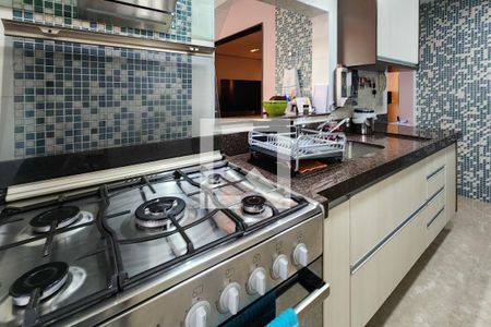 Apartamento à venda com 98m², 3 quartos e 2 vagas Apartamento à venda com 98m², 3 quartos e 2 vagasCozinha