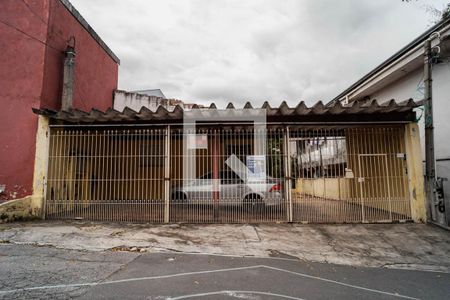 Casa à venda com 280m², 4 quartos e 6 vagas Casa à venda com 280m², 4 quartos e 6 vagasFachada