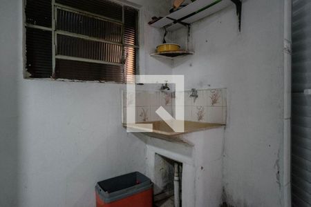 Casa à venda com 280m², 4 quartos e 6 vagas Casa à venda com 280m², 4 quartos e 6 vagasÁrea de serviço