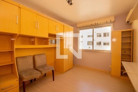 Quarto 1 de apartamento para alugar com 2 quartos, 64m² em Humaitá, Porto Alegre