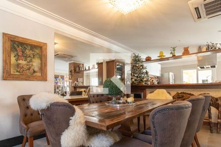 Casa à venda com 330m², 4 quartos e 2 vagasSala