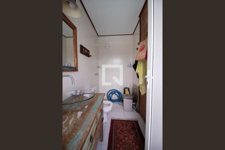 Casa à venda com 330m², 4 quartos e 2 vagasBanheiro de Serviço