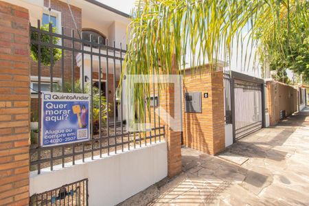 Casa à venda com 330m², 4 quartos e 2 vagasFachada