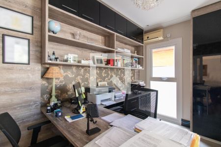 Casa à venda com 330m², 4 quartos e 2 vagasEscritório