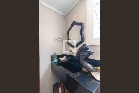 Casa à venda com 330m², 4 quartos e 2 vagasLavabo