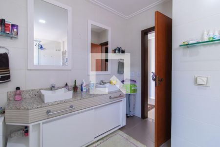 Casa à venda com 330m², 4 quartos e 2 vagasBanheiro da Suíte 1