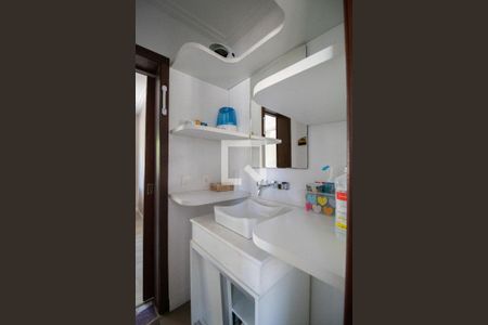 Casa à venda com 330m², 4 quartos e 2 vagasBanheiro do Quarto 2 e 3