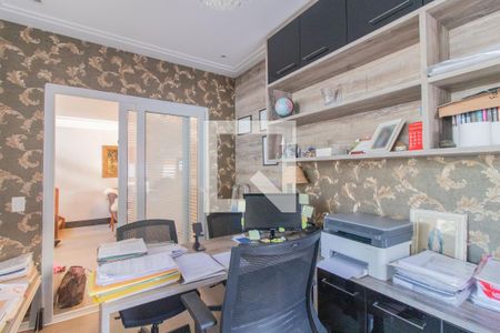 Casa à venda com 330m², 4 quartos e 2 vagasEscritório