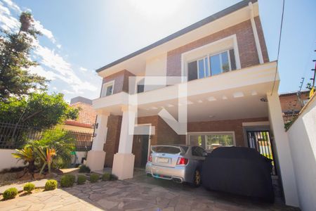 Casa à venda com 330m², 4 quartos e 2 vagasFachada