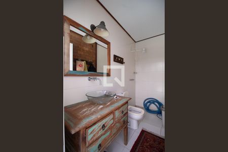 Casa à venda com 330m², 4 quartos e 2 vagasBanheiro de Serviço