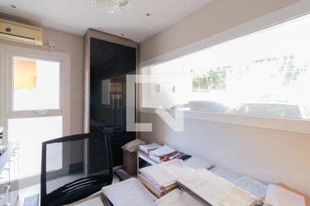 Casa à venda com 330m², 4 quartos e 2 vagasEscritório