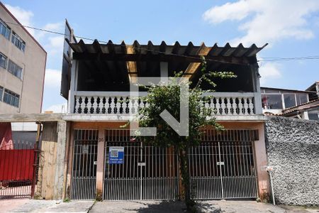 Casa à venda com 206m², 4 quartos e 2 vagas Casa à venda com 206m², 4 quartos e 2 vagasFachada