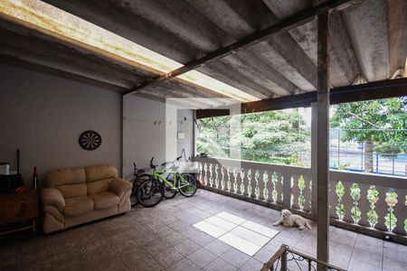 Casa à venda com 206m², 4 quartos e 2 vagas Casa à venda com 206m², 4 quartos e 2 vagasVaranda 2