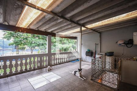 Casa à venda com 206m², 4 quartos e 2 vagas Casa à venda com 206m², 4 quartos e 2 vagasVaranda 2