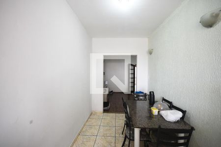 Casa à venda com 206m², 4 quartos e 2 vagas Casa à venda com 206m², 4 quartos e 2 vagasCorredor