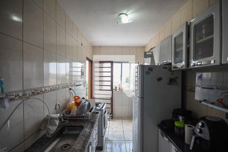 Casa à venda com 206m², 4 quartos e 2 vagas Casa à venda com 206m², 4 quartos e 2 vagasCozinha reversível para sala de tv