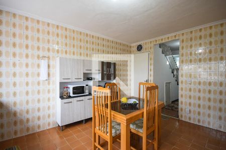 Casa à venda com 206m², 4 quartos e 2 vagas Casa à venda com 206m², 4 quartos e 2 vagasCozinha