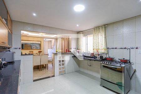 Casa à venda com 125m², 2 quartos e 2 vagas Casa à venda com 125m², 2 quartos e 2 vagasCozinha