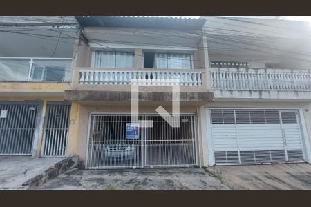 Casa à venda com 125m², 2 quartos e 2 vagas Casa à venda com 125m², 2 quartos e 2 vagasFachada