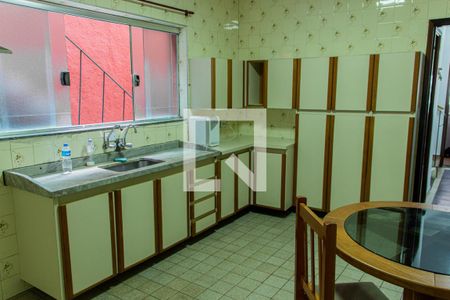 Casa à venda com 140m², 4 quartos e 2 vagasCozinha