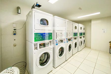 Apartamento para alugar com 74m², 2 quartos e 1 vaga Apartamento para alugar com 74m², 2 quartos e 1 vagaLavanderia