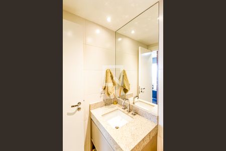 Apartamento para alugar com 74m², 2 quartos e 1 vaga Apartamento para alugar com 74m², 2 quartos e 1 vagaBanheiro Suíte 1