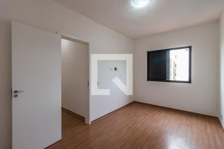 Quarto 2 de apartamento para alugar com 2 quartos, 53m² em Jardim Belval, Barueri