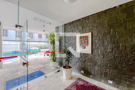 Apartamento à venda com 92m², 2 quartos e sem vagaÁrea comum